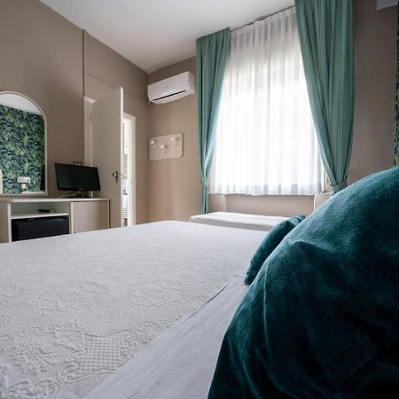 Alta Marea Hotel Milano Marittima Bagian luar foto