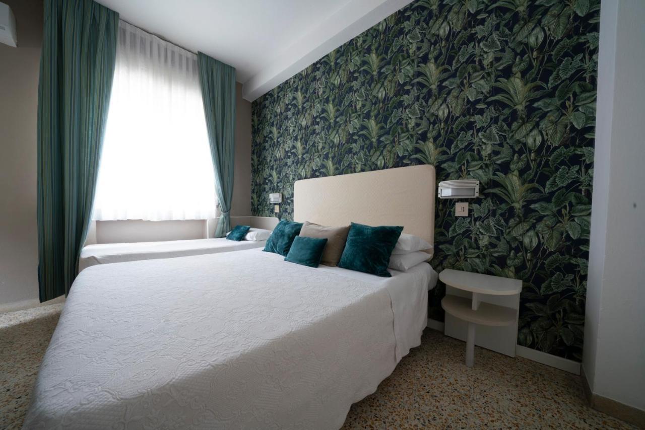 Alta Marea Hotel Milano Marittima Bagian luar foto