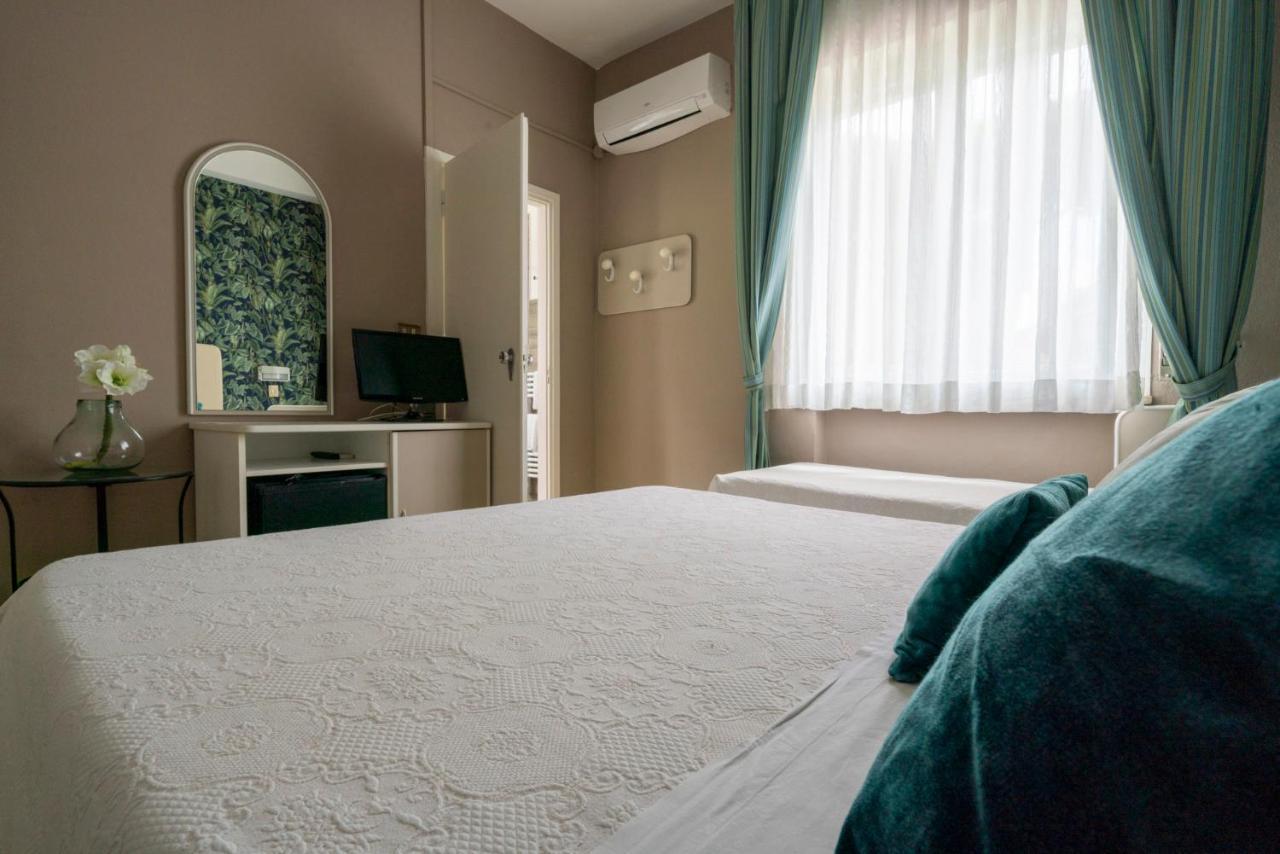 Alta Marea Hotel Milano Marittima Bagian luar foto