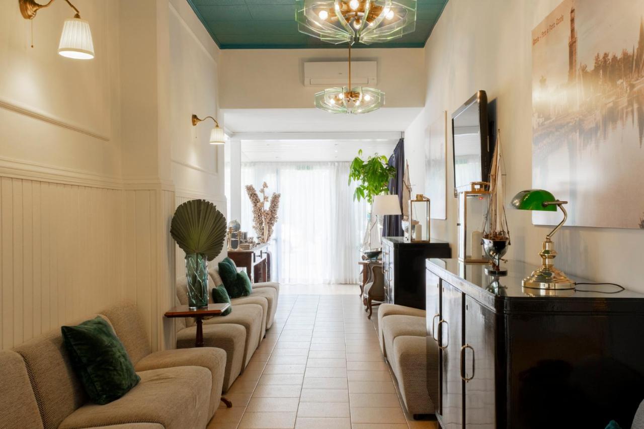 Alta Marea Hotel Milano Marittima Bagian luar foto