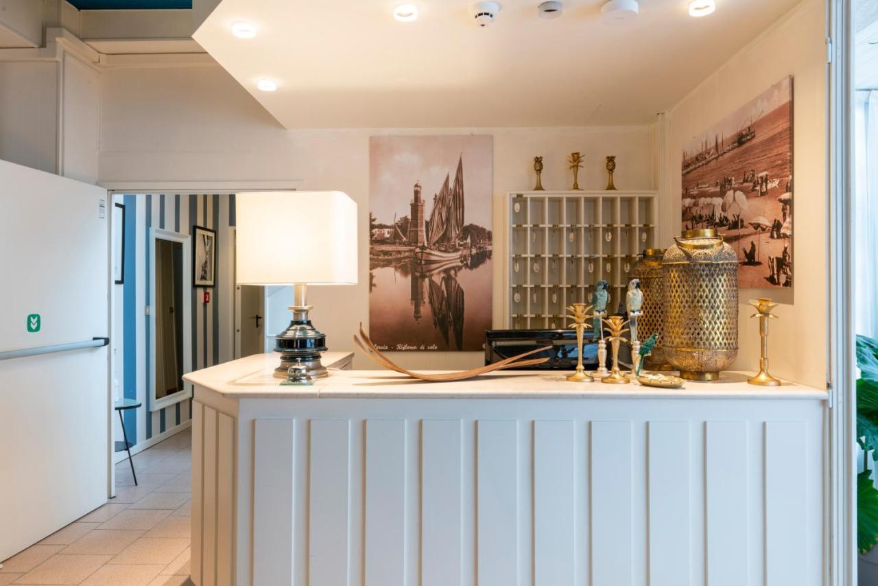 Alta Marea Hotel Milano Marittima Bagian luar foto