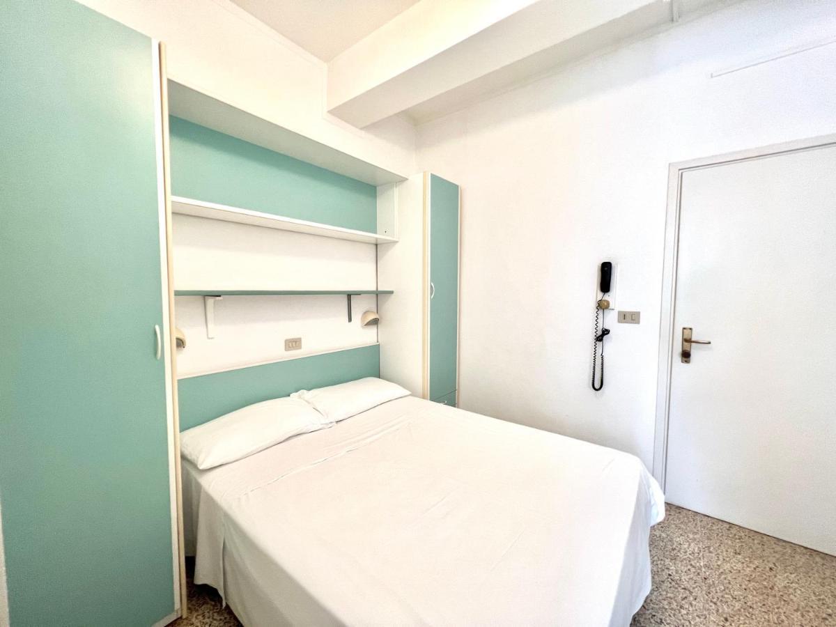 Alta Marea Hotel Milano Marittima Bagian luar foto