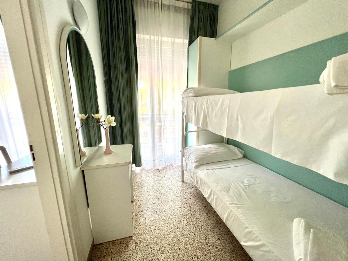 Alta Marea Hotel Milano Marittima Bagian luar foto